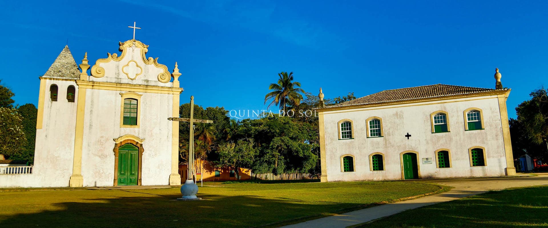 Vista aérea da Costa do Descobrimento